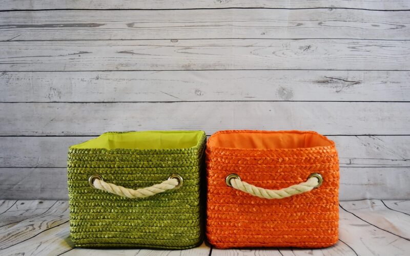 Wenn Ihre Küchenutensilien genauso inspirierend sind wie die Gerichte, die Sie damit zubereiten, ist Kochen keine lästige Pflicht mehr, sondern ein täglicher Genuss. Sally’s Shop, die Idee von Deutschlands beliebtester Food-Kreatorin, verbindet clevere Funktionalität mit gemütlichem Charme – und ist damit die Anlaufstelle für alle, die gerne backen, kochen und bewusst organisieren. Von innovativen Aufbewahrungslösungen über langlebiges Kochgeschirr bis hin zu beliebten Backsets bietet Sally’s Shop sorgfältig ausgewählte Produkte, die den Bedürfnissen der Küche entsprechen. Ob Sie Ihre Speisekammer organisieren, ein saisonales Backset verschenken oder Ihr Kochgeschirr aufwerten möchten – für jeden Hobbykoch und jede Hobbybäckerin ist etwas dabei.